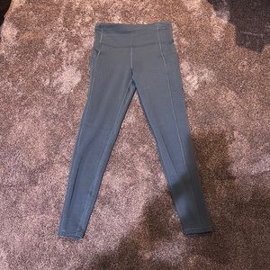 Athleta altitude stash tight in polartec powerstretch leggings! Size small. Navy